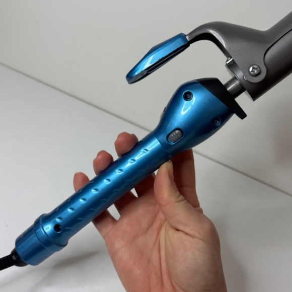 BaBylissPRO® Nano Titanium™ 1¼" Spring Curling Iron - Picture 7 of 11